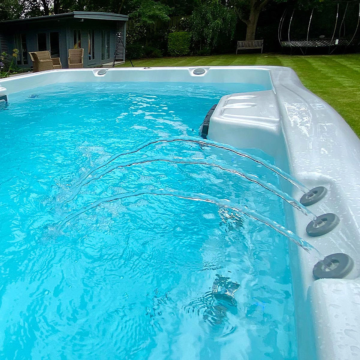 Schwimmspa mit Mehrwert und Gegenstromanlage