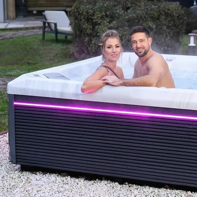 Wellis Whirlpool MANDALA DELUXE Life aus der Life Line Serie - sparsam im Verbrauch - Gross bei der Entspannung
