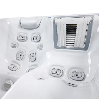 Wellis Whirlpool MAKALU Premium Life aus der Life Line Serie - der Familienwhirlpool von Wellis